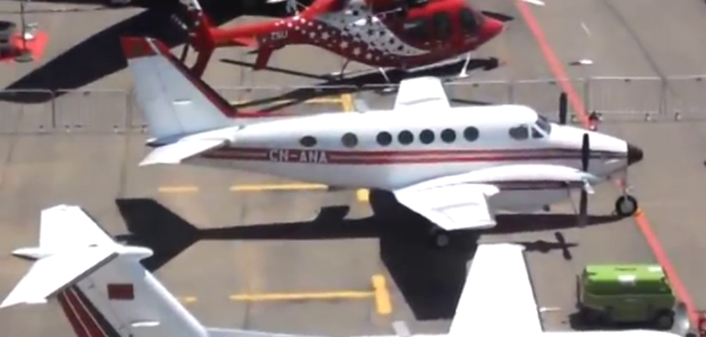Beechcraft 100 King Air; representative family photograph, exact configuration may differ.