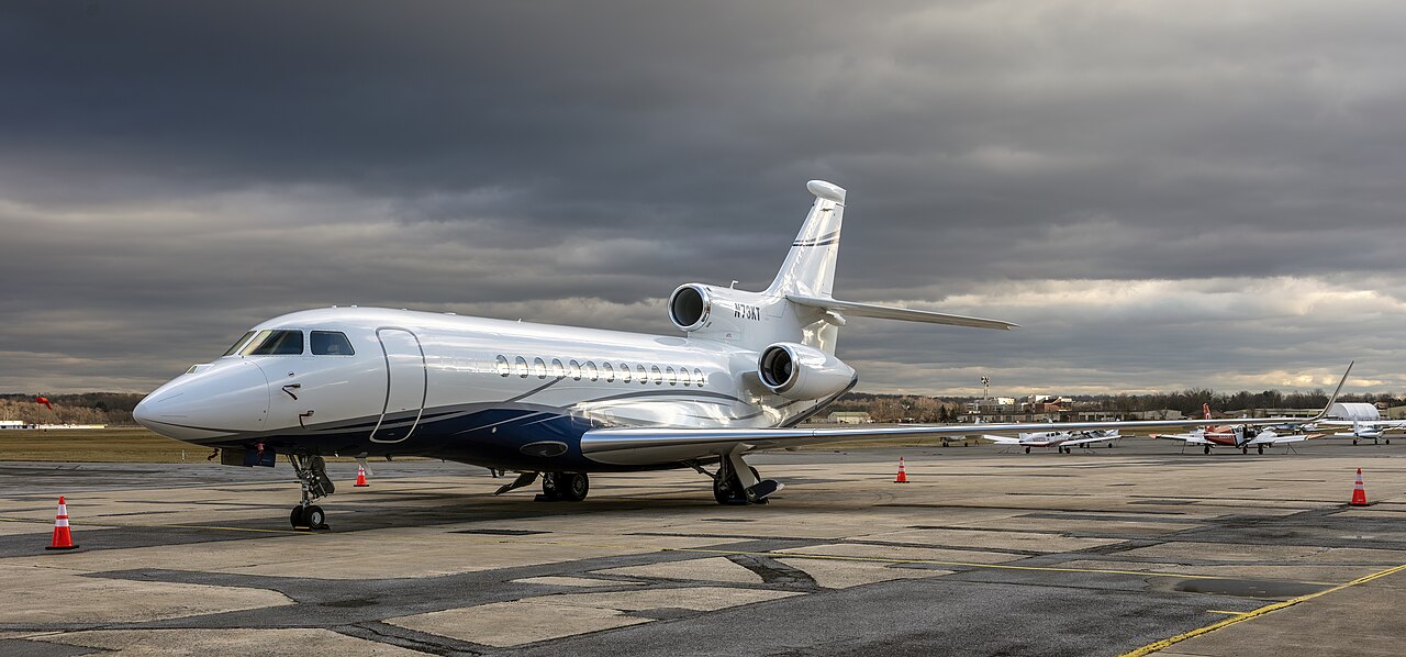 Falcon 7X.