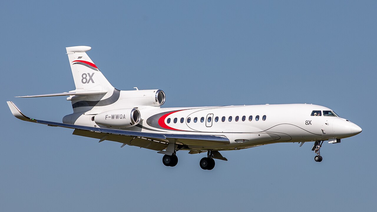 Falcon 8X.